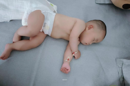 孟州孕妇肚子一跳一跳